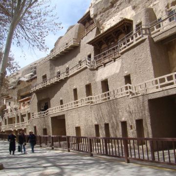 敦煌丝路游,遇上17年来最大的沙尘暴