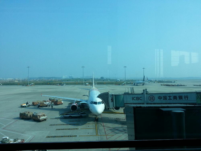 从广州到南京两个小时坐的是深圳航空的飞机吃
