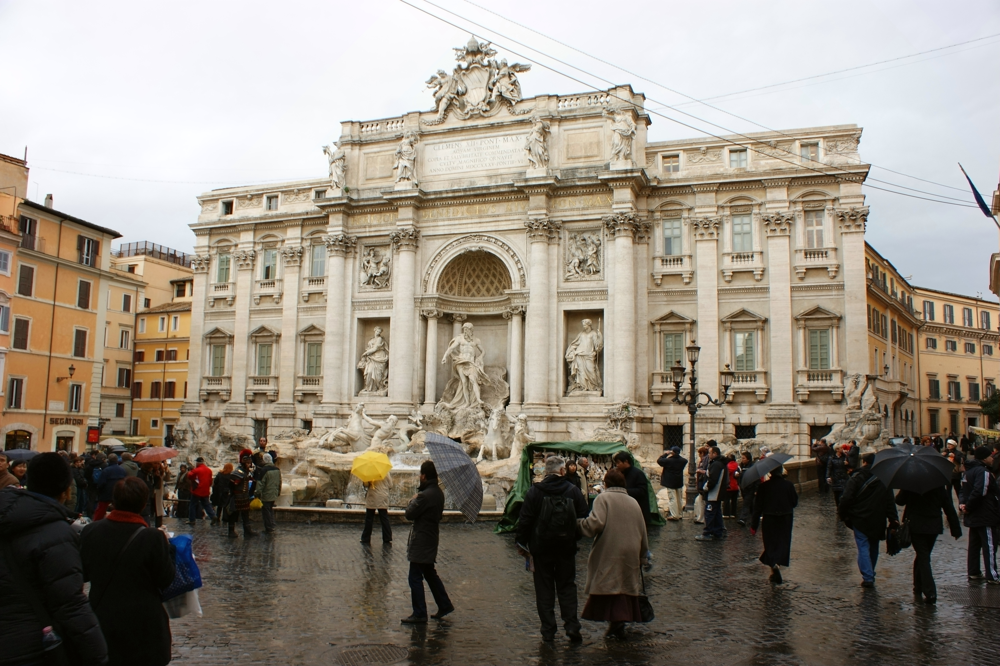 上人口最少的国家之一,位于意大利首都罗马城西北角的梵蒂冈高地上