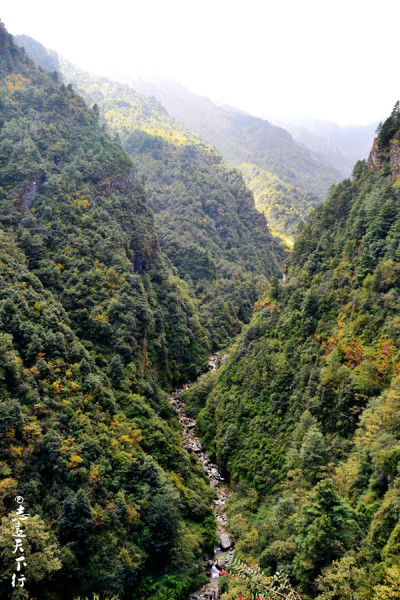 (苍山有十九峰十八溪)