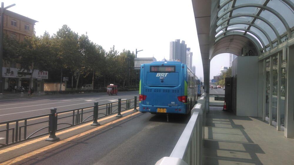 连云港brt快速公交,使捷的城市交通