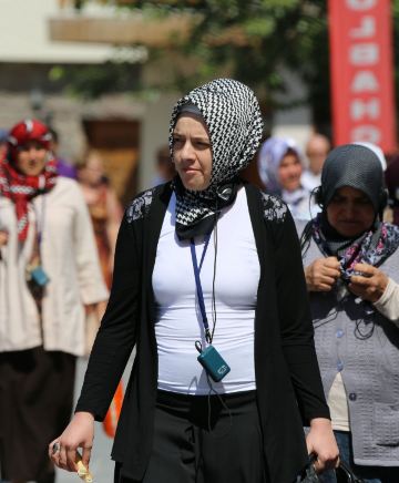 土耳其街拍:风情万种的土耳其mm!