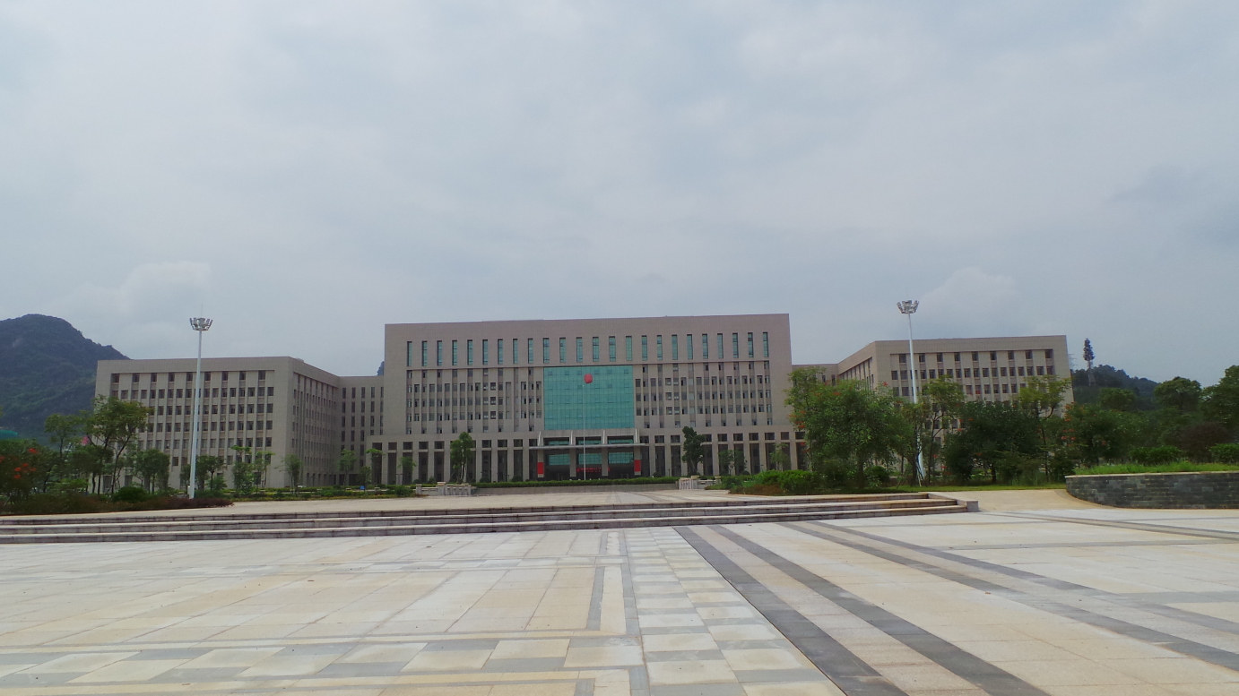 位于市区西北端的月桂湖,应该是英德市区里最美丽的地方了.