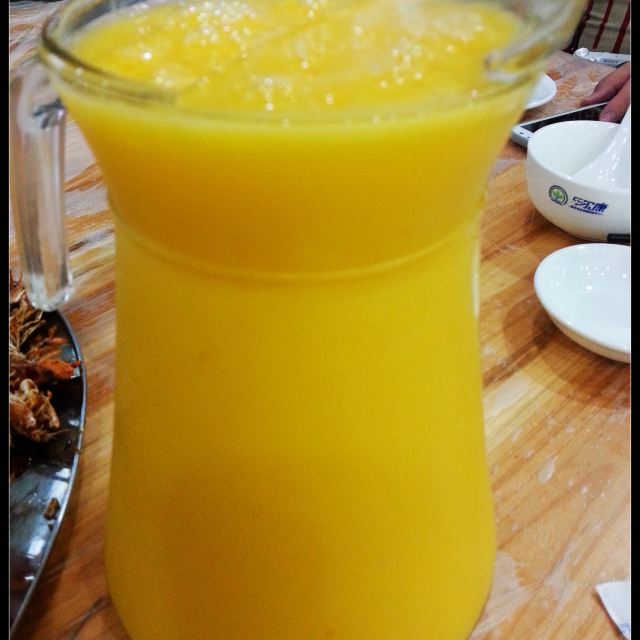 芒果汁30元一扎