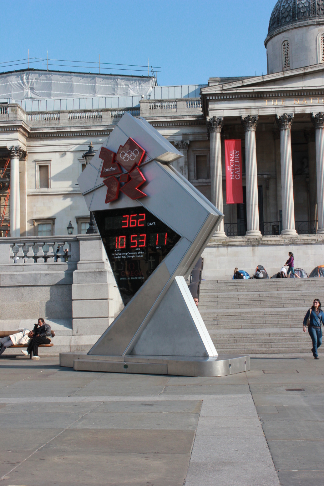 伦敦特拉法加广场又称鸽子广场重大仪式都会在这里举行像奥运会1年倒