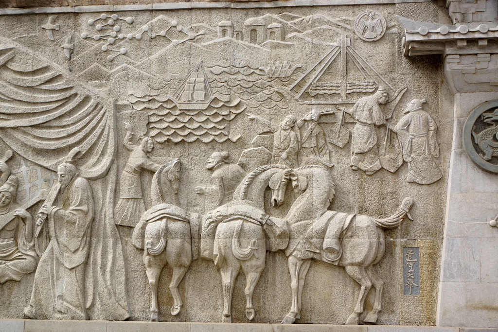 据史料记载,汉代,这里是长安城的漕运河道,西起今西安三桥车刘村,北至